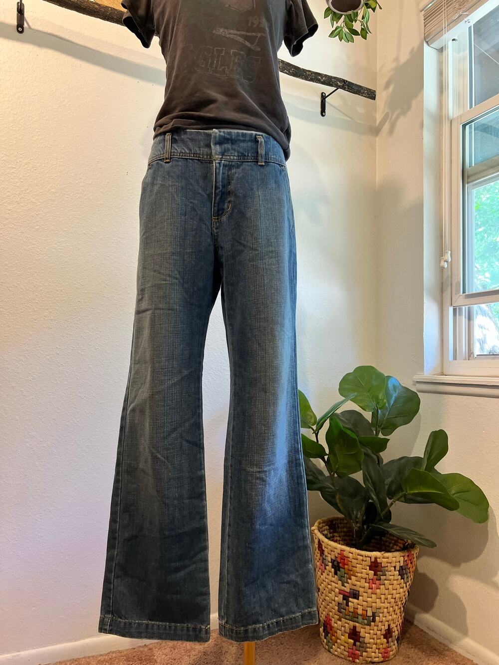 Y2K Old Navy Dark Wash Denim Just Below the Waist Flared Jeans Size 10 2002